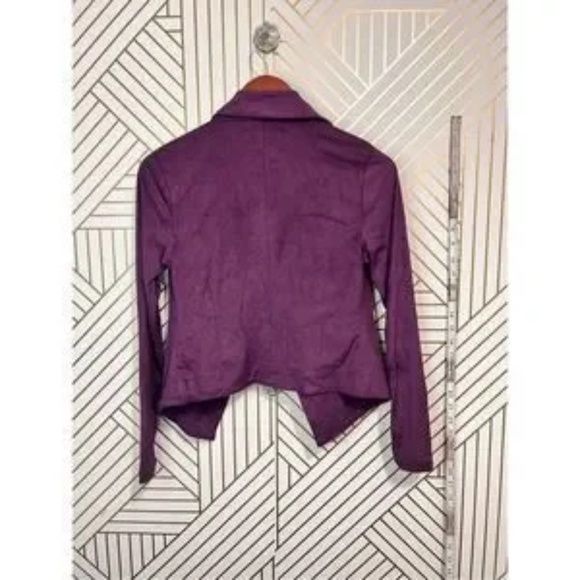 Lot- Chic Women's Clothing Bundle – Studio Tahari Black Suit, Romeo & Juliet - Picture 9 of 16